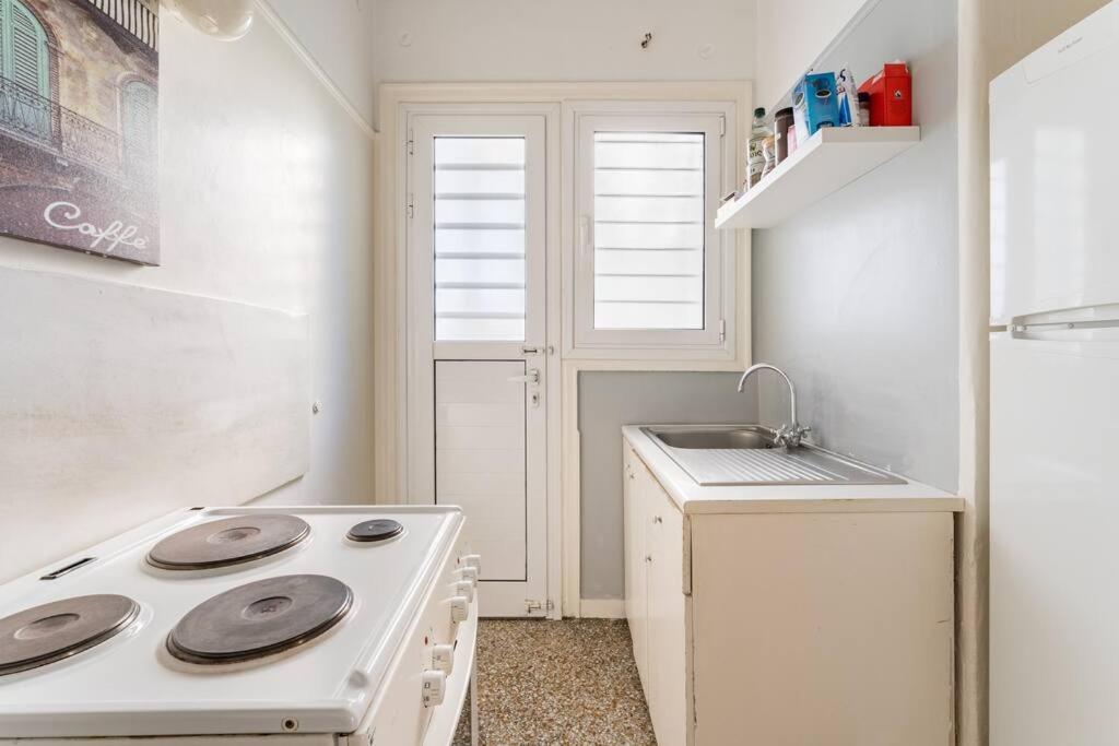 Amazing 3Bdr Apt With Unique Roof Garden In Plaka أثينا المظهر الخارجي الصورة